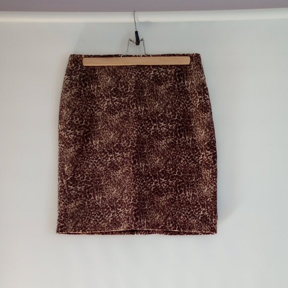 TALBOTS leopard print mini skirt size 4 petite - Picture 2 of 4